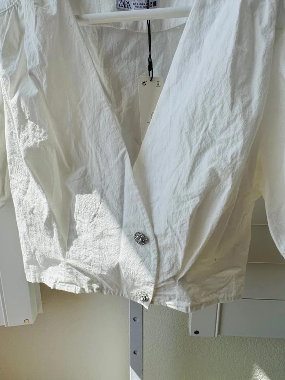 ZARA White Puff-Sleeve Cropped Buttoned Top